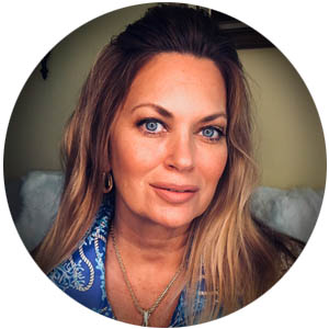 Lori-DiStefano-Art Consultant-Wyland-Gallery-Sarasota Lori DiStefano Art Consultant - Wyland Gallery Sarasota